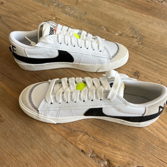 Size 11.5- Nike Blazer Low 77 Jumbo White - Picture 3 of 5